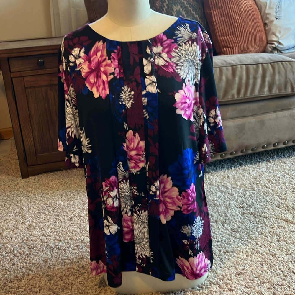 NWT Liz Claiborne multiple color blouse size m
